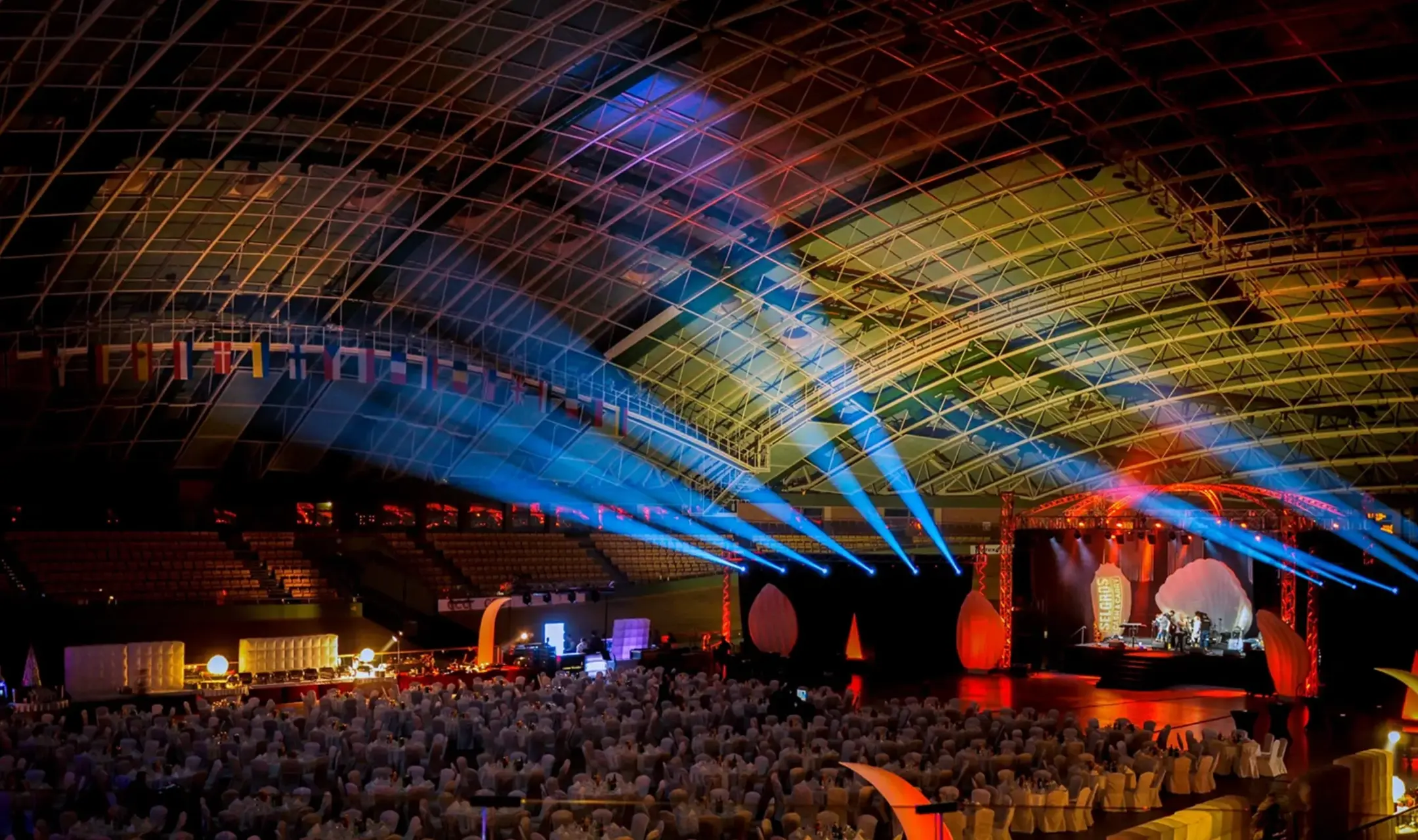 Sala bankietowa przygotowana na wydarzenie - catering firmowy Top Event