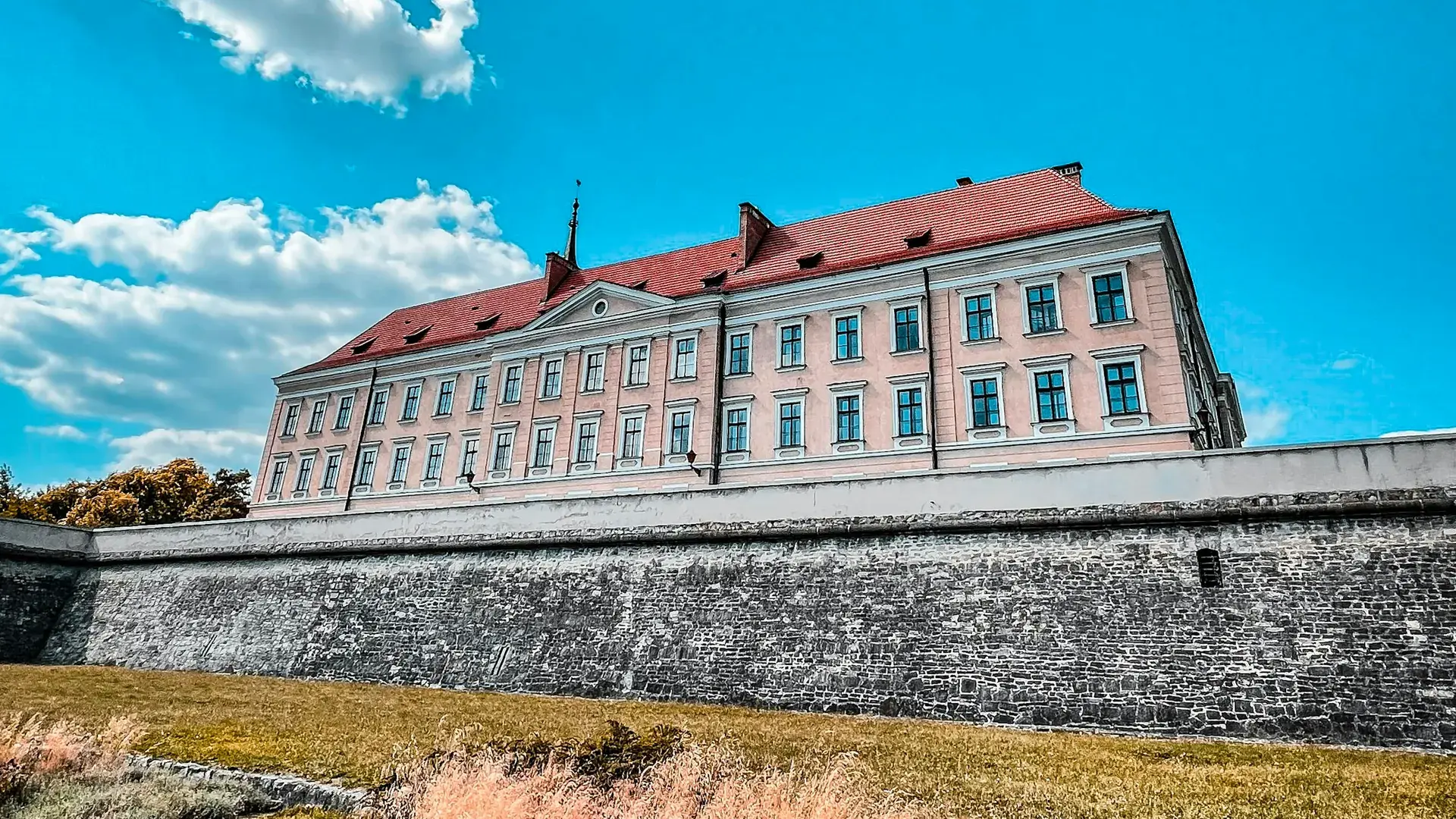 Zabytkowy budynek w Rzeszowie – agencja eventowa Rzeszów